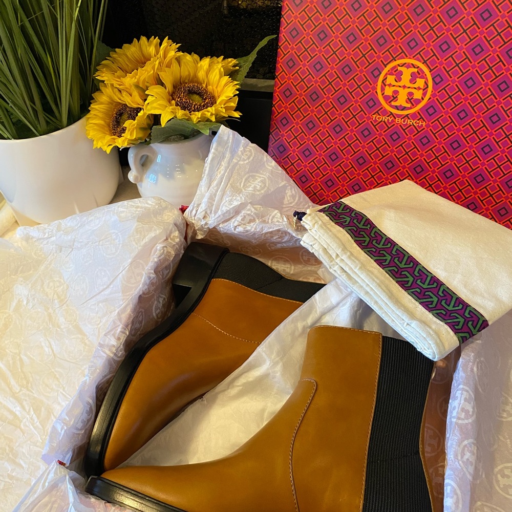 🎉NEW🎉TORY BURCH CHELSEA BOOT - Picture 8 of 8